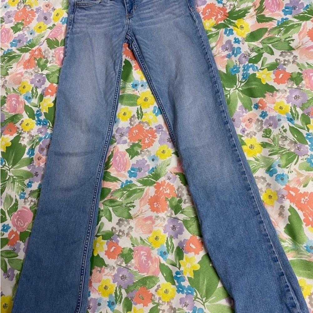 W/27
L/33
Size 5R
Flare